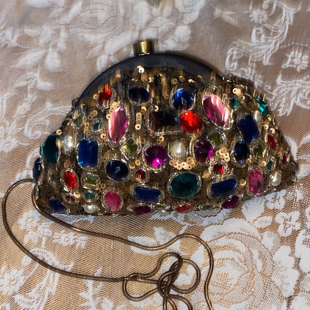FAUX GEMSTONE & SEQUIN SHOULDER BAG STEVE MADDEN BOUGIE GLAM